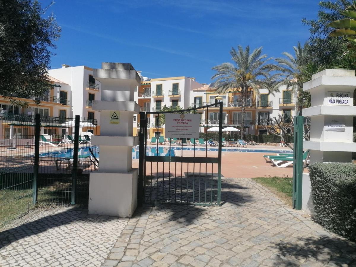شقة Apartamento 405 Em Urbanizacao Com Piscinas تافيرا المظهر الخارجي الصورة