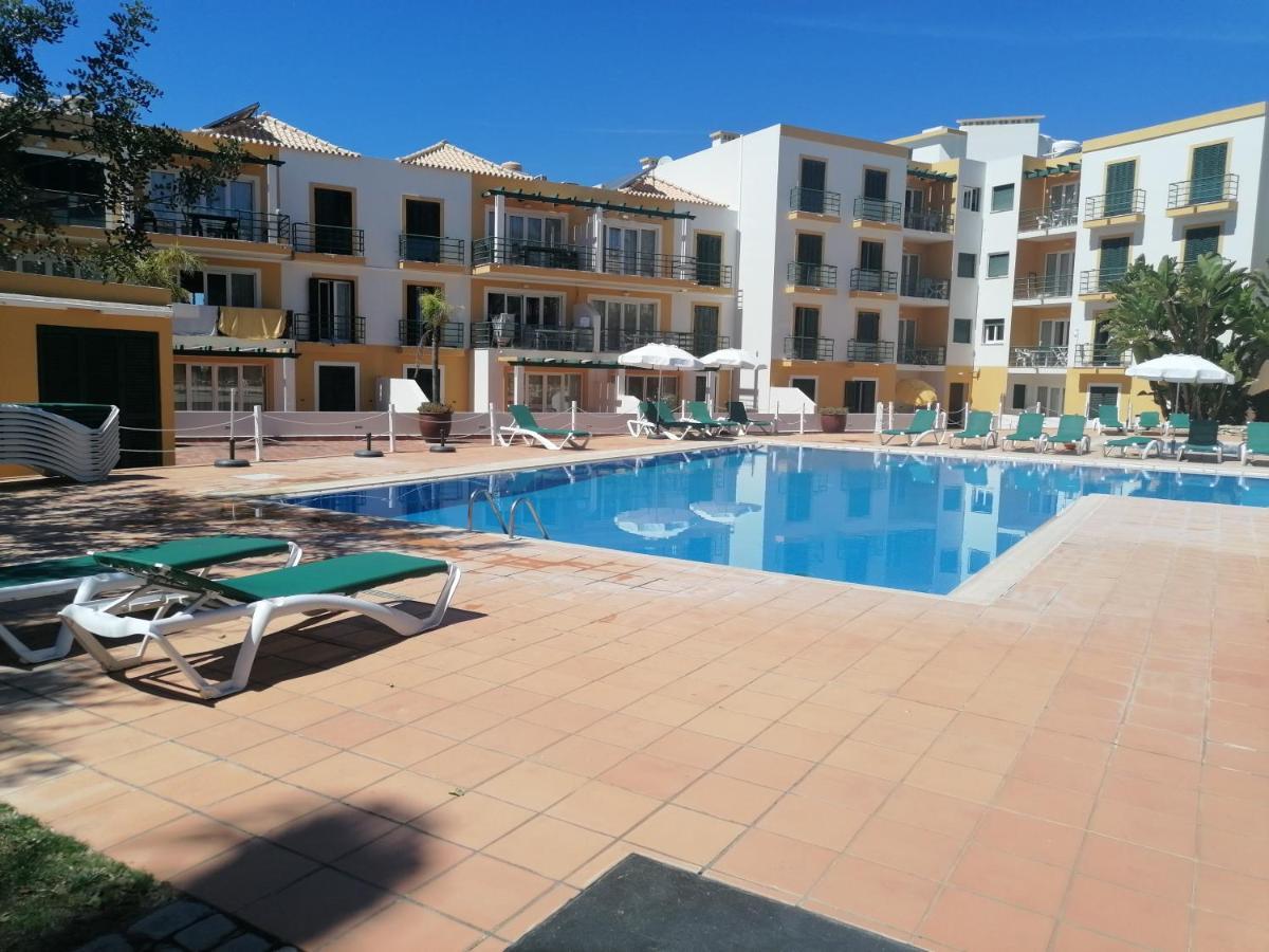 شقة Apartamento 405 Em Urbanizacao Com Piscinas تافيرا المظهر الخارجي الصورة