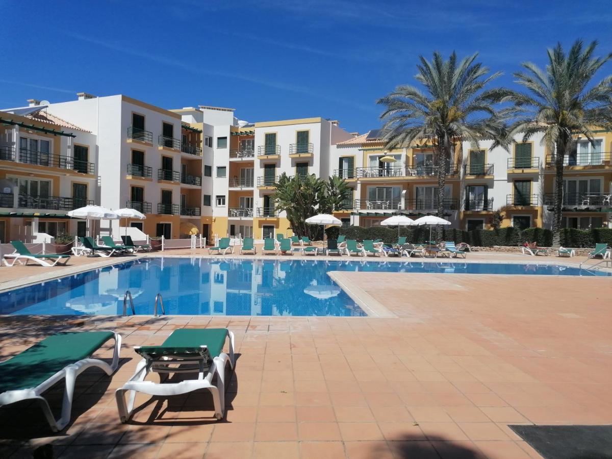 شقة Apartamento 405 Em Urbanizacao Com Piscinas تافيرا المظهر الخارجي الصورة